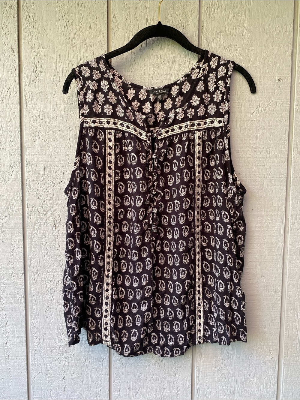 Lucky Brand Black and White Paisley Sleeveless Camisole